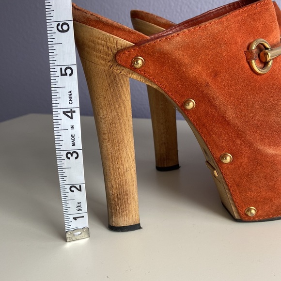 Gucci 6” wooden heels burnt orange suede upper with golden horsebit - Picture 15 of 16